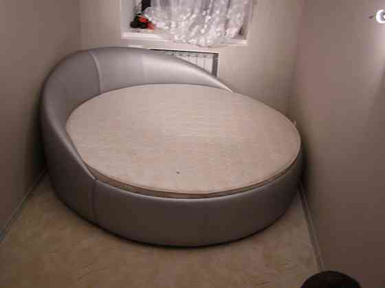 Кругле ліжко Місяць. Ліжко кругле під матрац Д 200 см. Виготовлення круглих ліжок. Kiev
