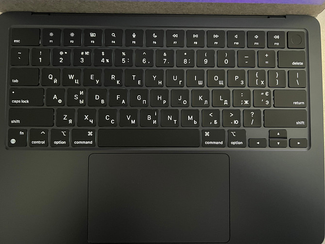 Лазерне гравіювання клавіатур MacBook Київ - зображення 2