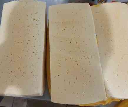 Сирний продукт"Український", 50% жиру в сухій речовині, круг, брус Віньківці