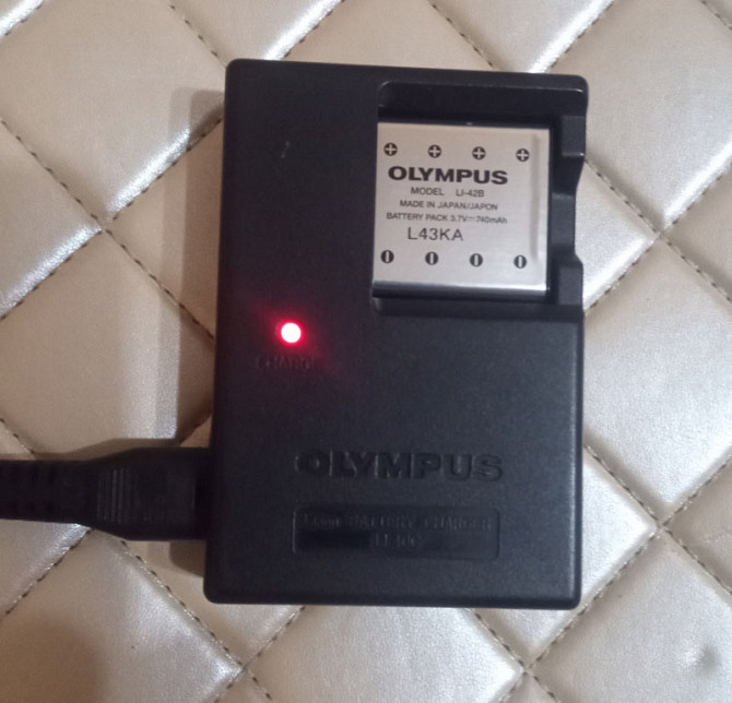 Зарядний пристрій Olympus LI-40C, LI-41C (LI-42B) акумулятор Li-42B Київ - зображення 1