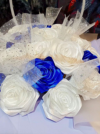 Сині та молочні троянди з атласної стрічки Кривий Ріг - зображення 3