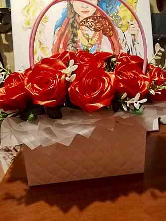 Троянди червоного кольору з атласної стрічки Кривий Ріг