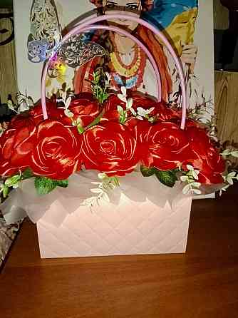 Троянди червоного кольору з атласної стрічки Кривий Ріг