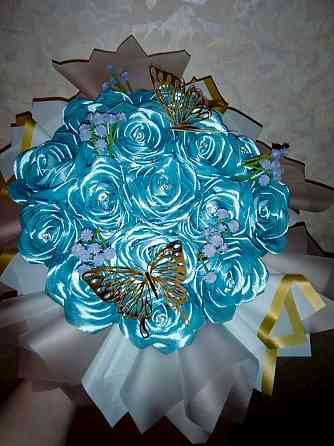 Букет блакитних троянд з атласної стрічки Кривий Ріг