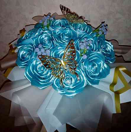 Букет блакитних троянд з атласної стрічки Кривий Ріг