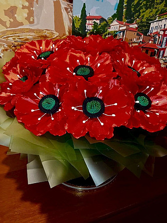 Червоні маки з атласної стрічки в коробці Кривий Ріг - зображення 5